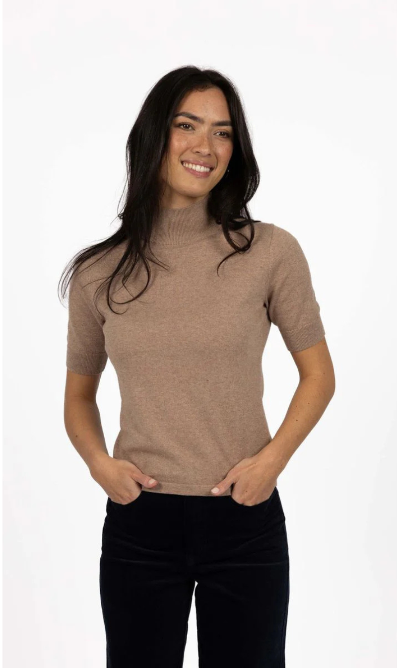 Vera Top - Hazelnut