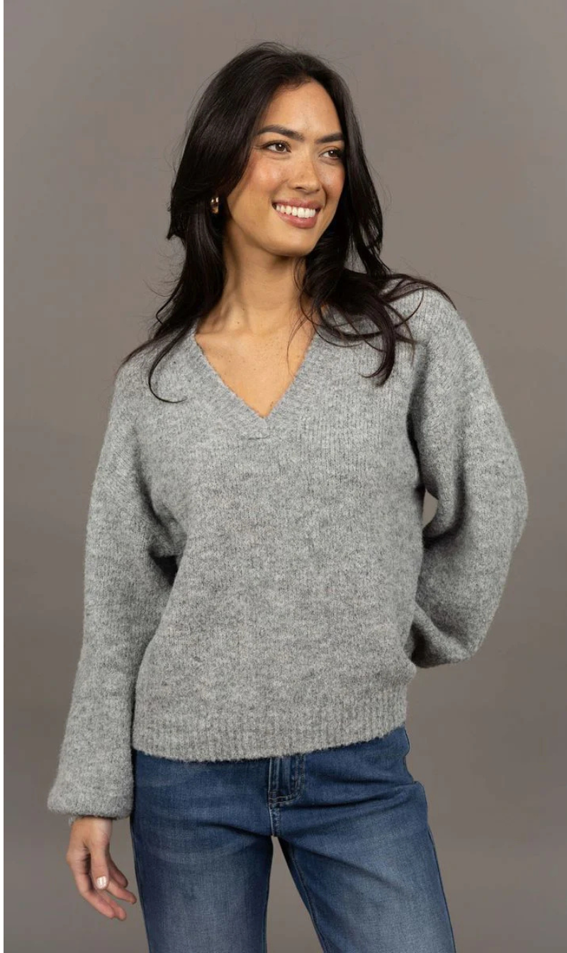 Nouveau V Neck - Ash