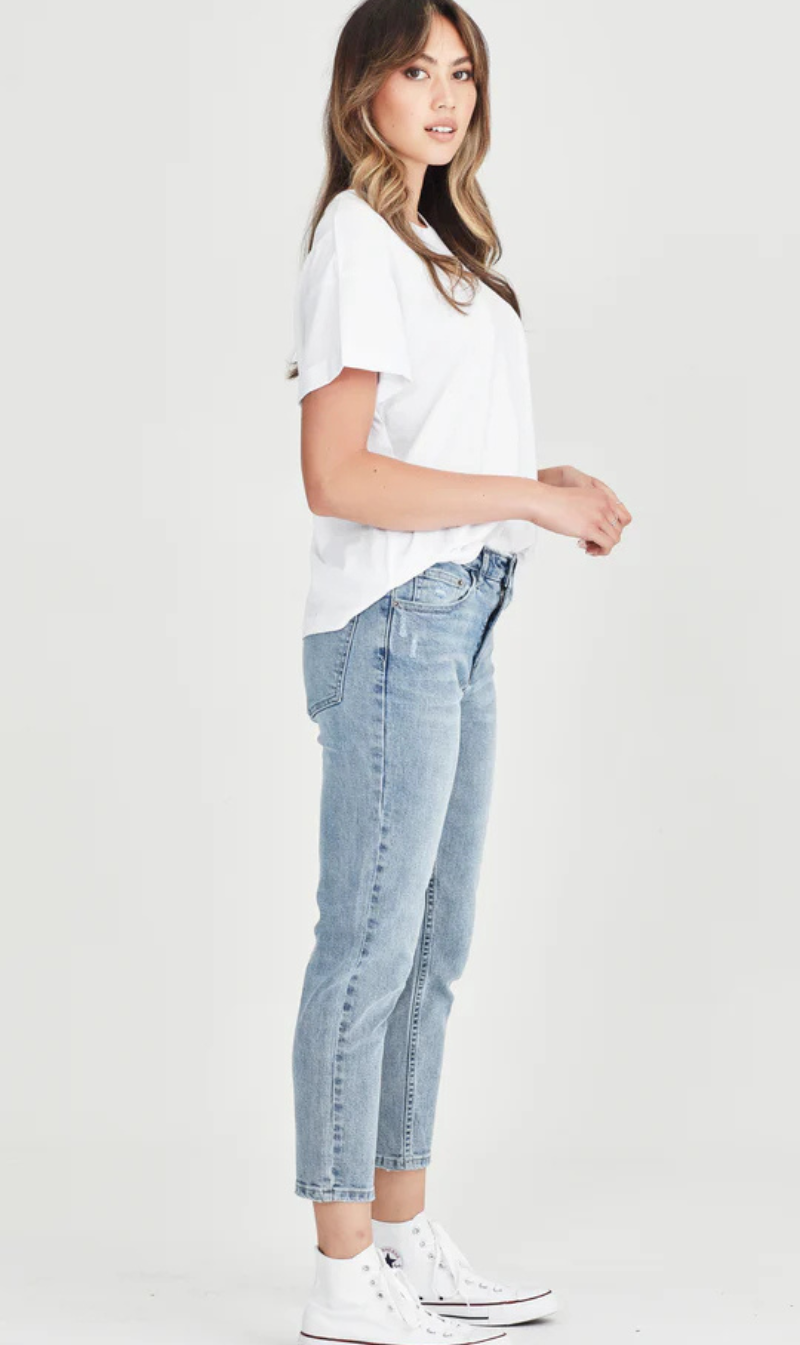 KAILEY | Light Blue Short Stuff Jean