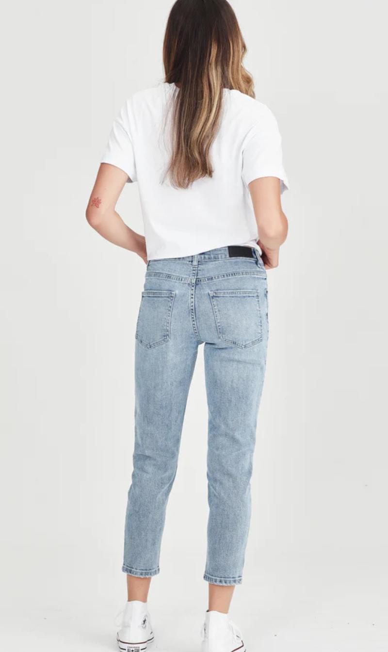 KAILEY | Light Blue Short Stuff Jean