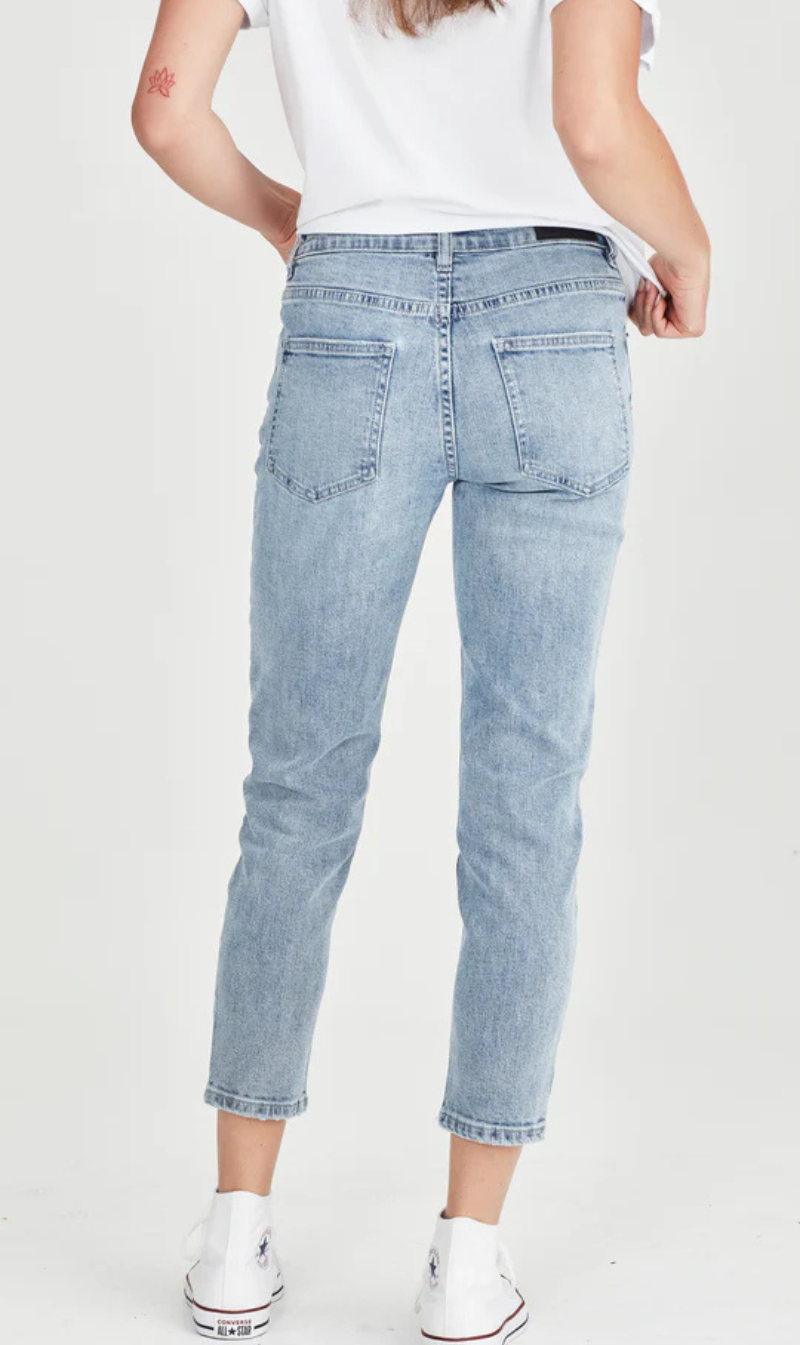 KAILEY | Light Blue Short Stuff Jean