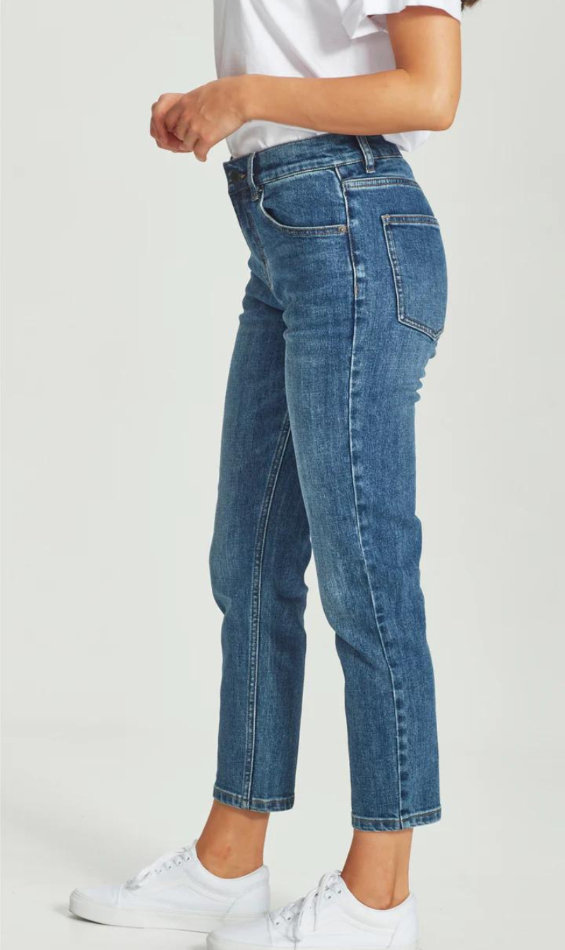 KAILEY - Dark Blue Short Stuff Jean